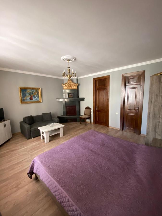 Cozy Studio On Europe Square Батуми Экстерьер фото