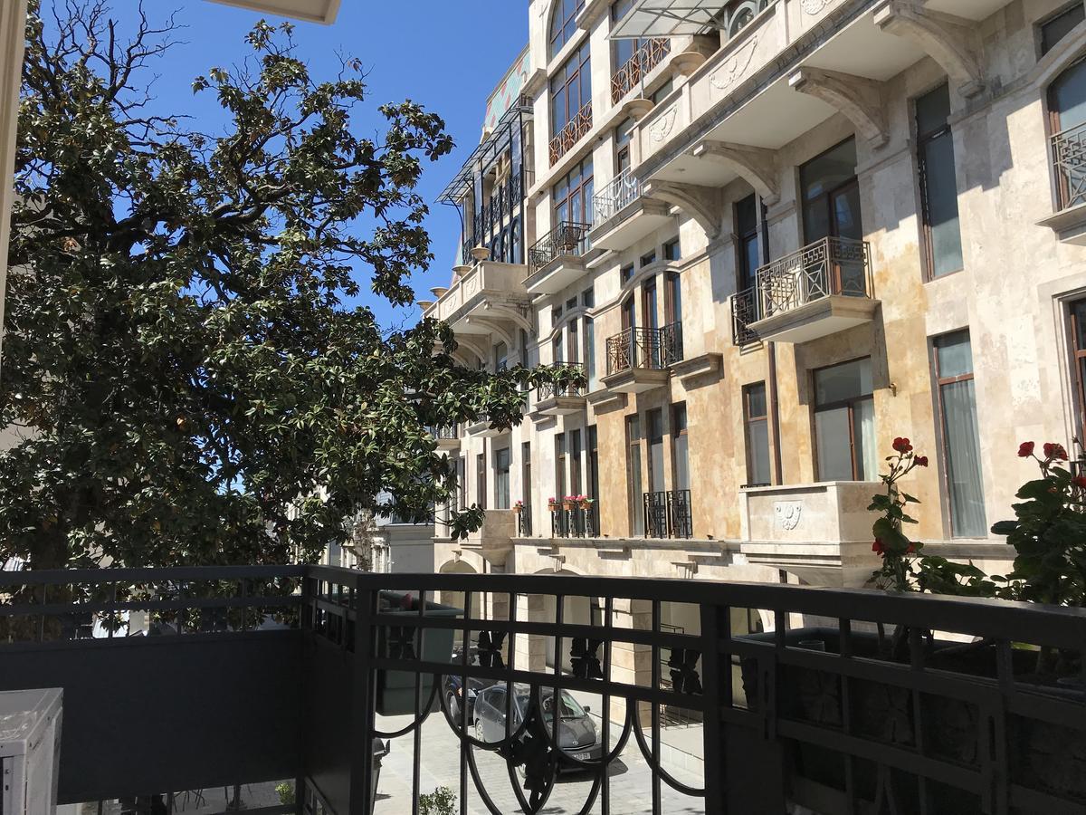 Cozy Studio On Europe Square Батуми Экстерьер фото